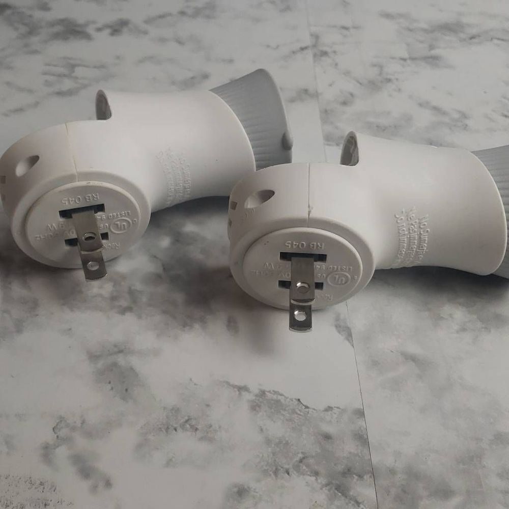 5 Preowned Airwick Plug Diffusers - Picture 12 of 12
